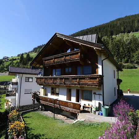 Apartment In Mayrhofen With A Balcony Ngoại thất bức ảnh