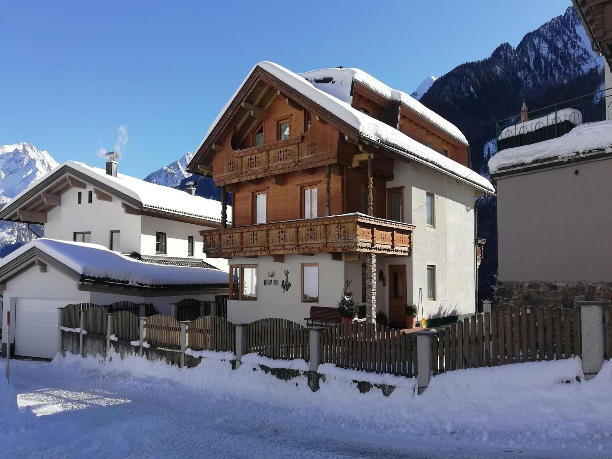 Apartment In Mayrhofen With A Balcony Ngoại thất bức ảnh