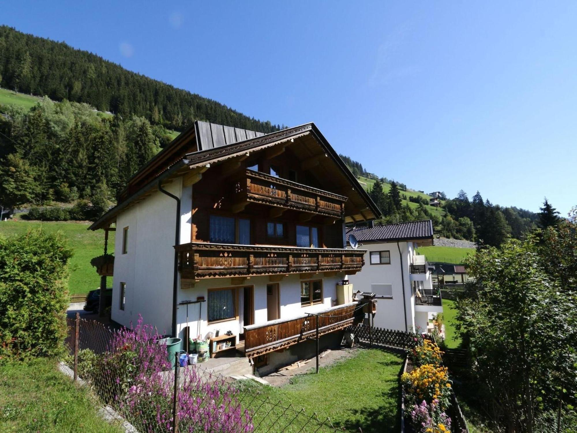 Apartment In Mayrhofen With A Balcony Ngoại thất bức ảnh