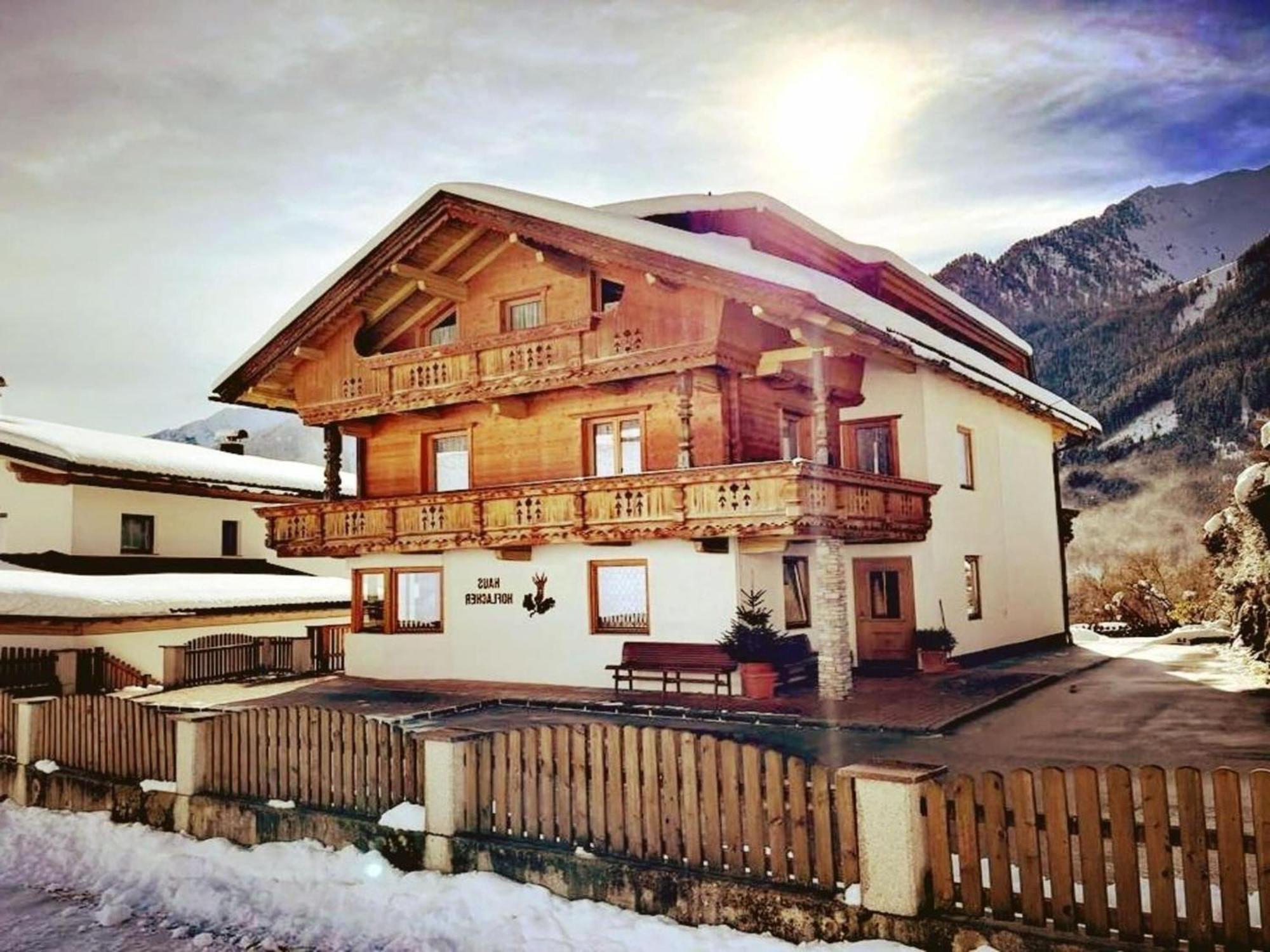 Apartment In Mayrhofen With A Balcony Ngoại thất bức ảnh