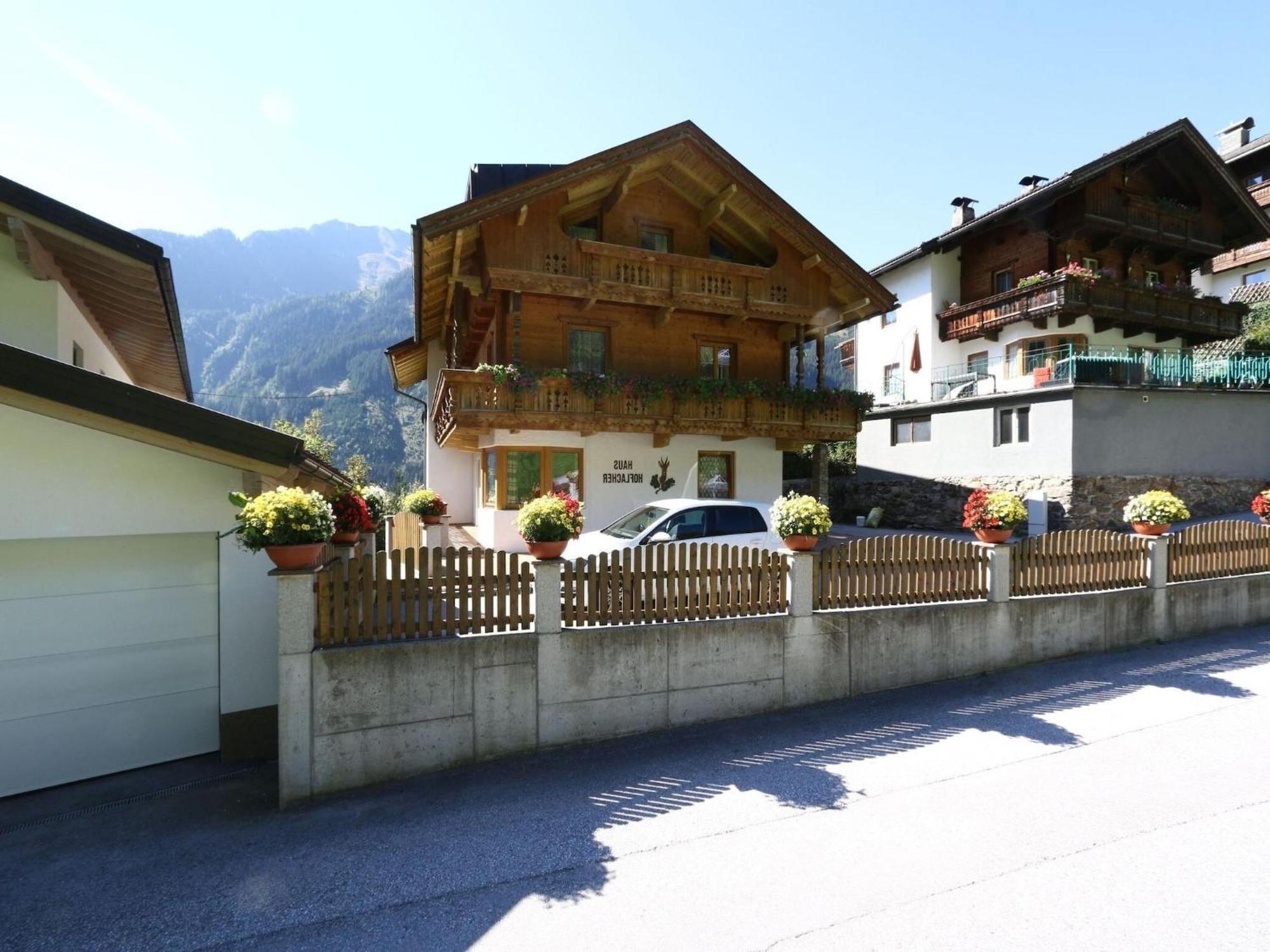 Apartment In Mayrhofen With A Balcony Ngoại thất bức ảnh