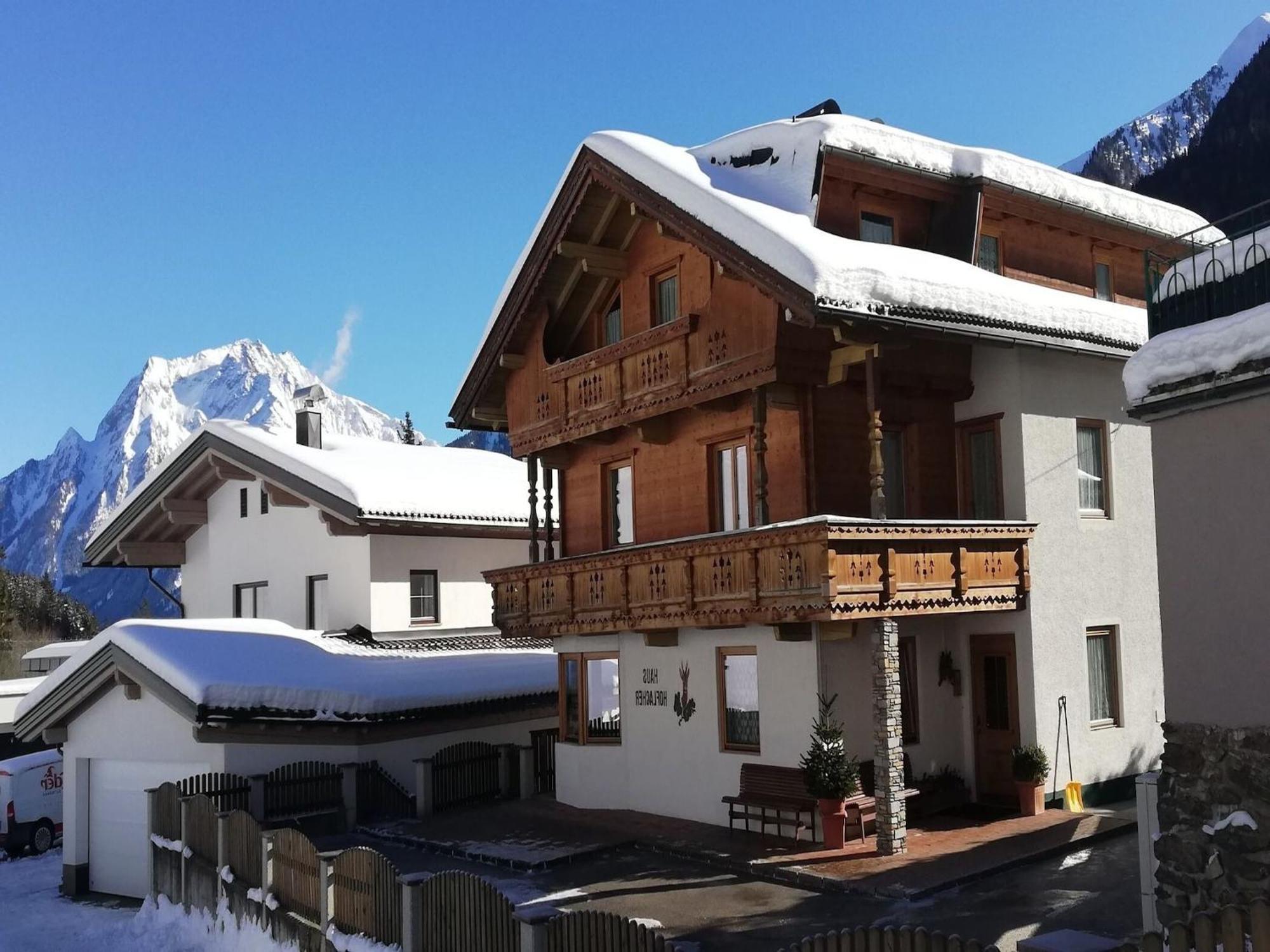 Apartment In Mayrhofen With A Balcony Ngoại thất bức ảnh