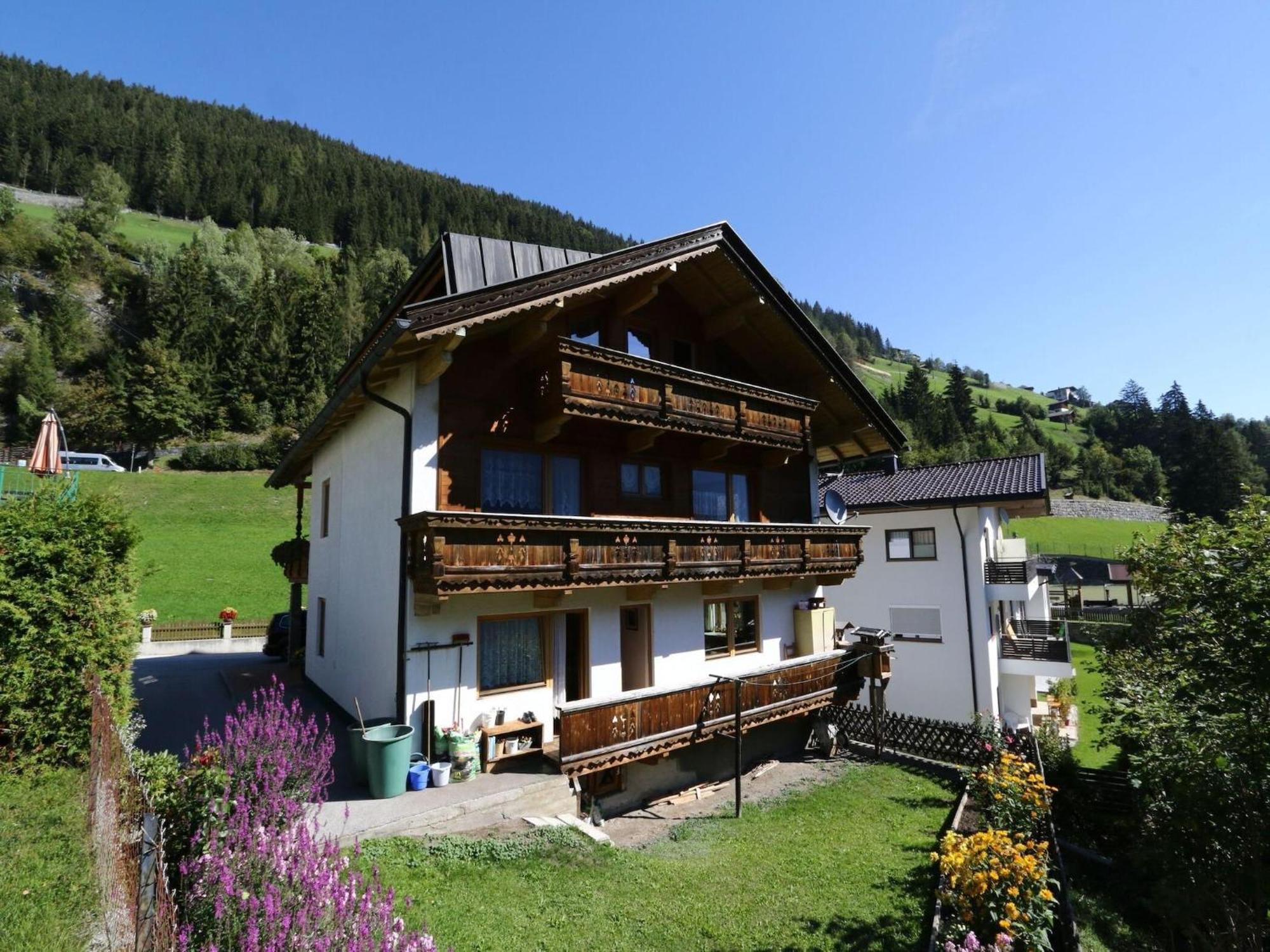 Apartment In Mayrhofen With A Balcony Ngoại thất bức ảnh